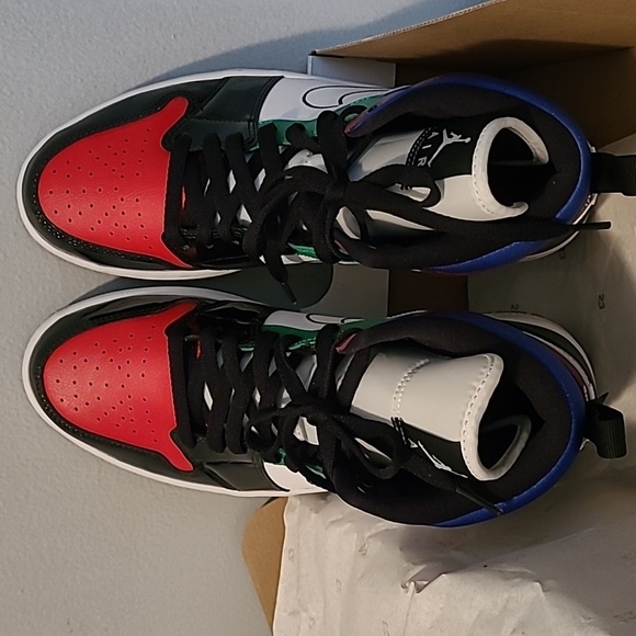 Air Jordan 1 Mid SE Wmns Size 11 Nike Athletic Basketball Sneakers Shoes - Picture 13 of 14